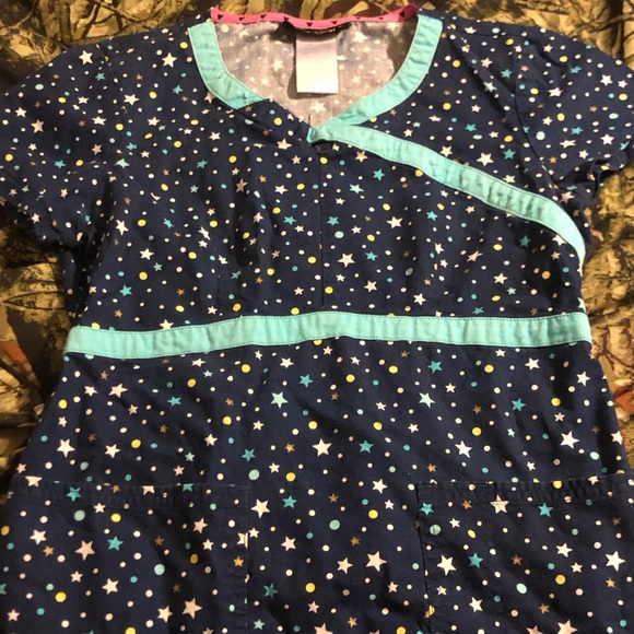 Bundle of FIVE SCRUB TOPS - Picture 4 of 4